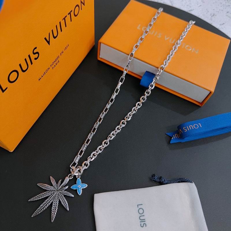 LV Necklace 03lyr279